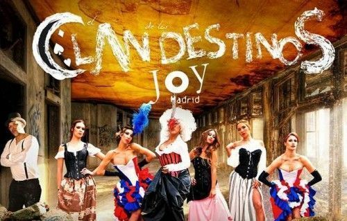 Luce tu Corset en CLANDESTINOS