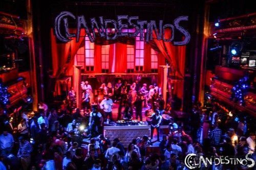 Luce tus Corsets en CLANDESTINOS