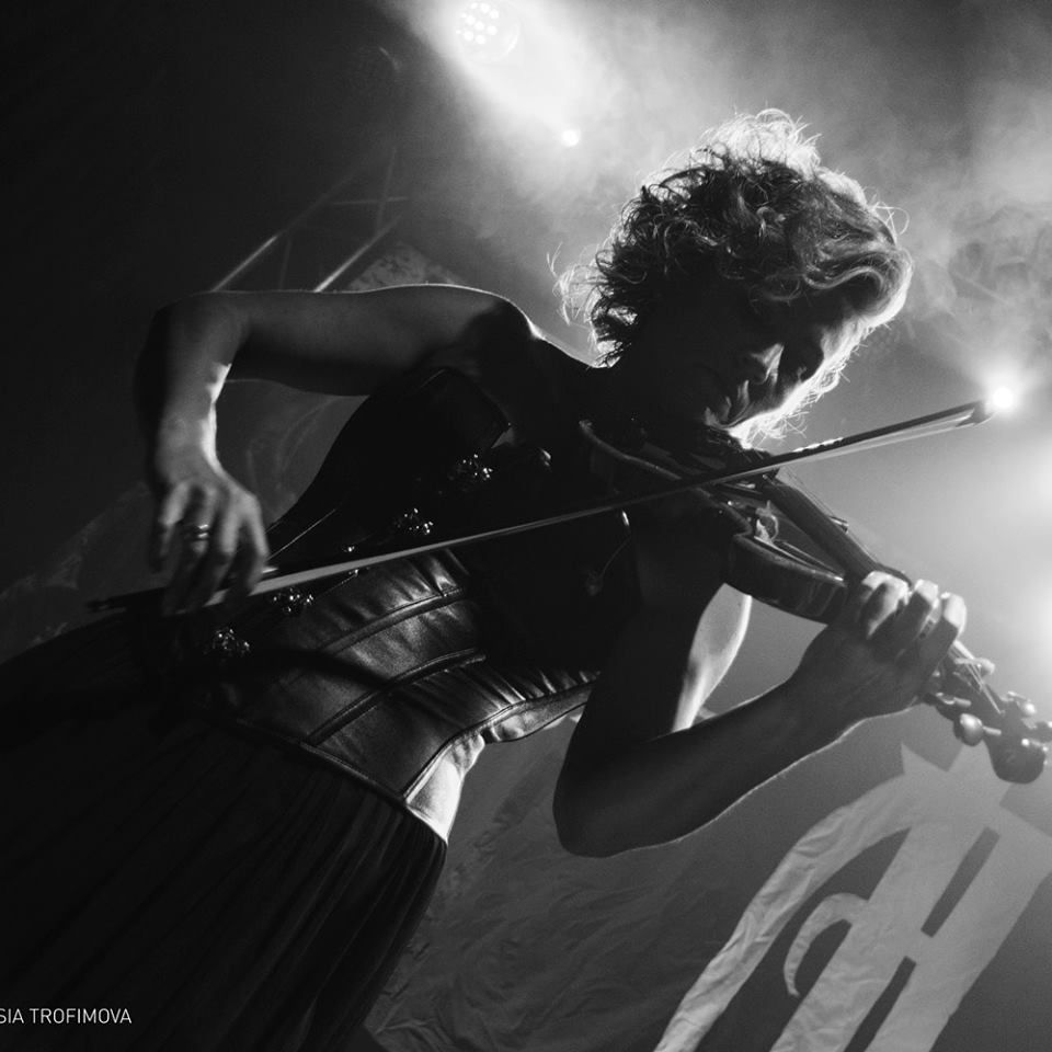 Mercedes Olmeda, con un corset "Power Metal" 