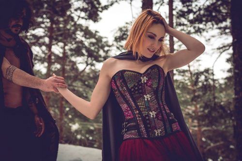 La nieve no se puede domar - Corsets El Secreto de Carol
