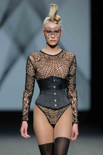 El corset de vestir: una prenda siempre de moda, presente en la MBFW Madrid Otoño/Invierno 2017-2018
