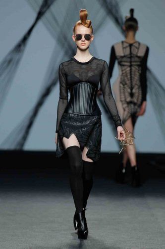 El corset de vestir: una prenda siempre de moda, presente en la MBFW Madrid Otoño/Invierno 2017-2018